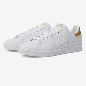 Adidas Originals Sam Smith
Women’s size 9